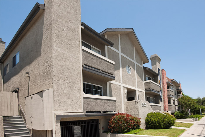 Painted exterior apartment in Van Nuys